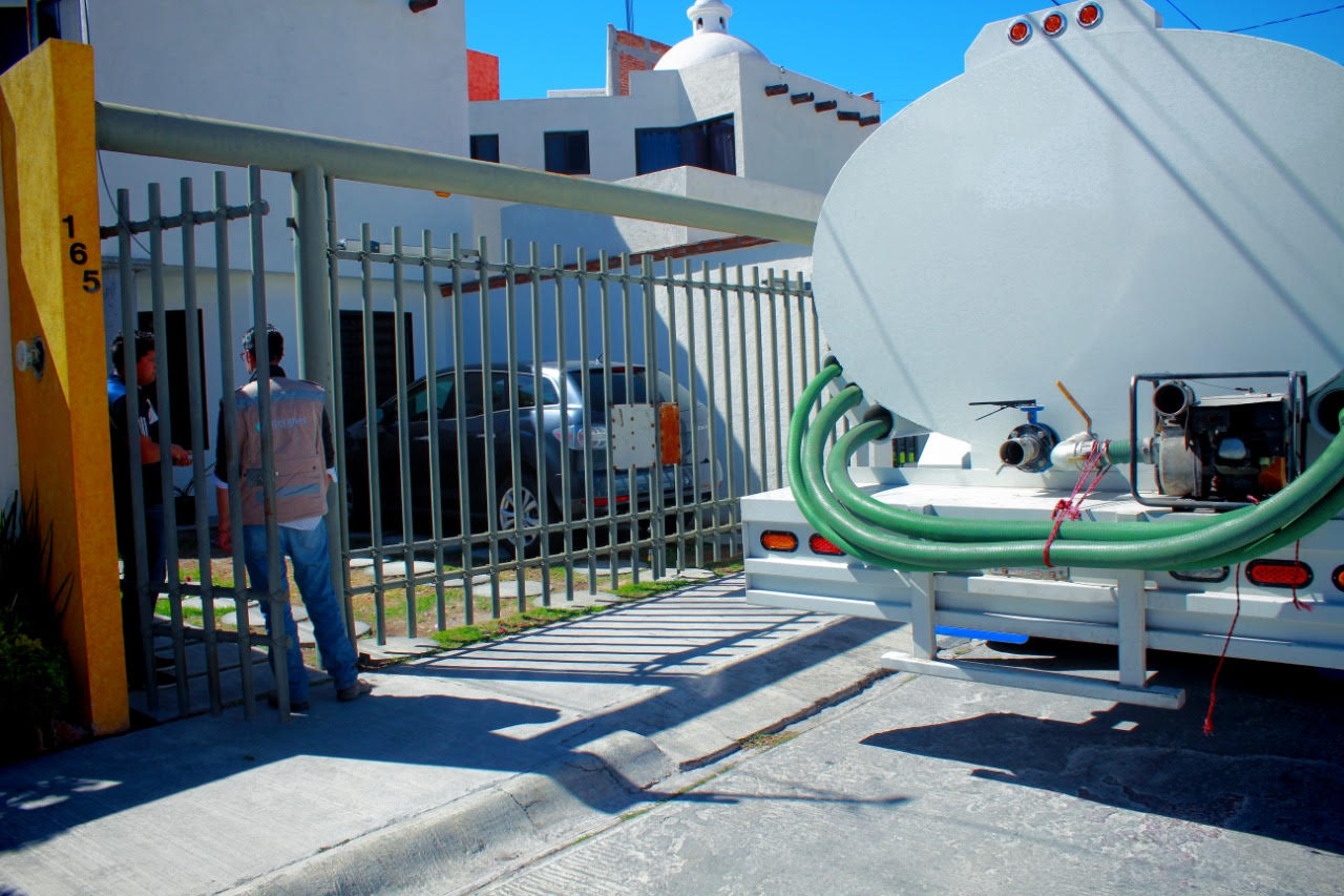 Garantiza Interapas Suministro De Agua En Zonas Oriente Y Poniente De