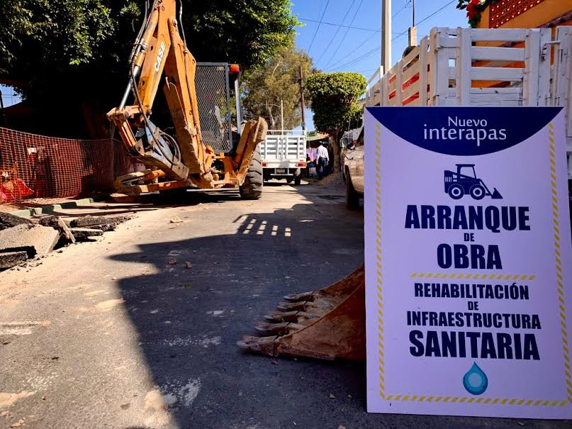 Interviene Interapas drenajes colapsados en Soledad.