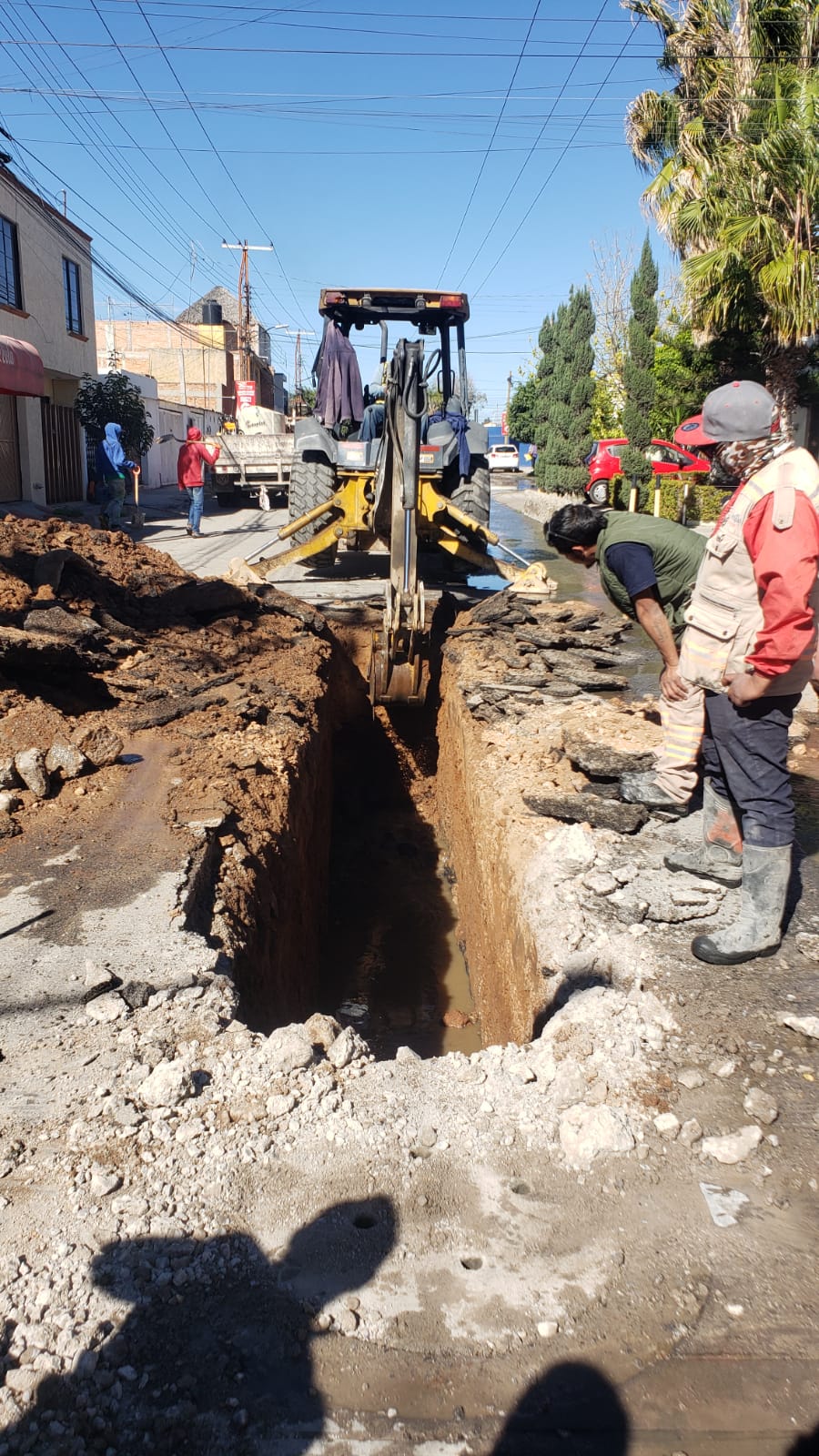 INTERAPAS repone drenaje colapsado sobre avenida Kukulkán, en Retornos