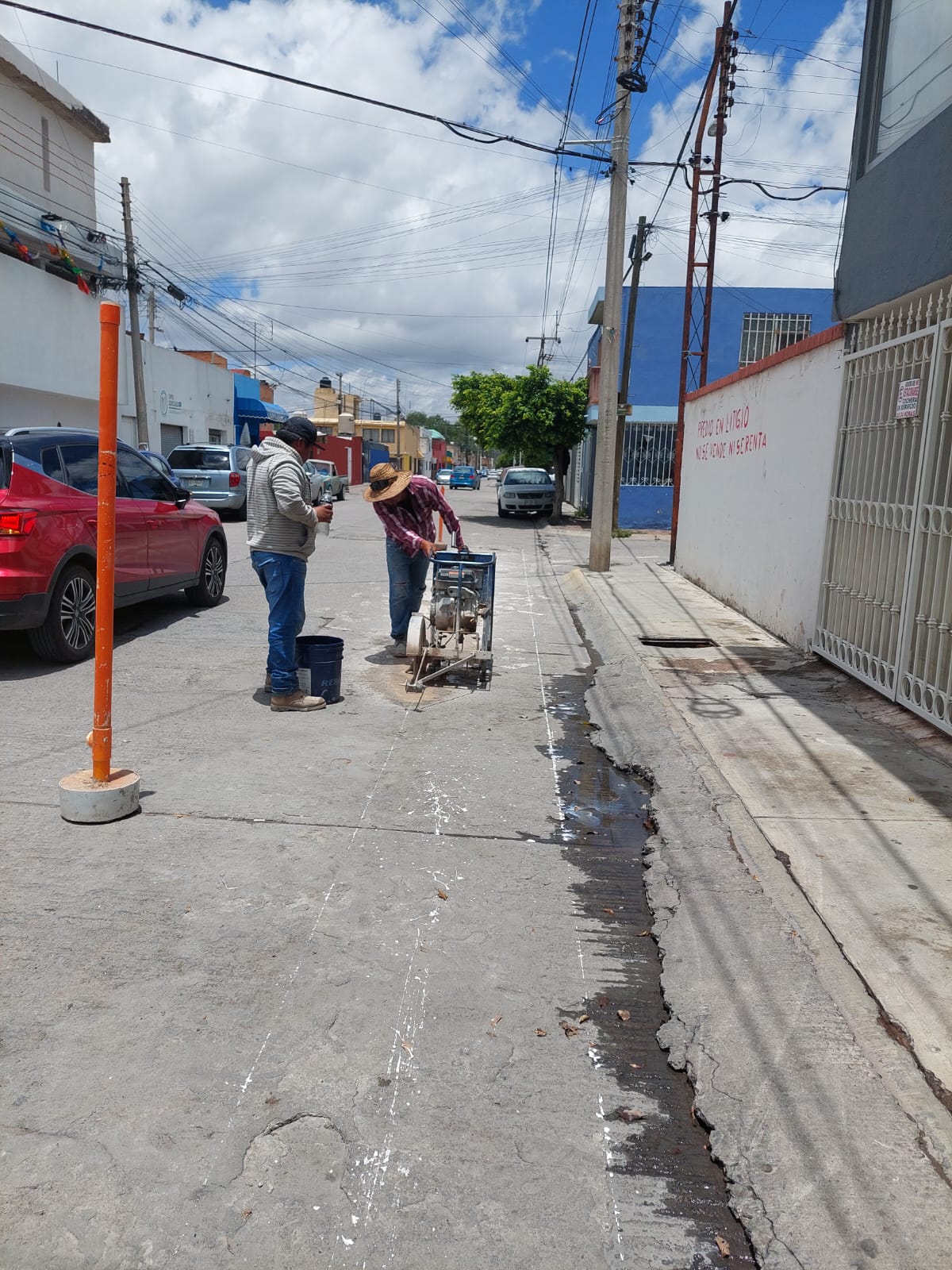 Inicia Interapas rehabilitación de alcantarillado sanitario en calle Altamirano de la colonia “Llamaradas”.