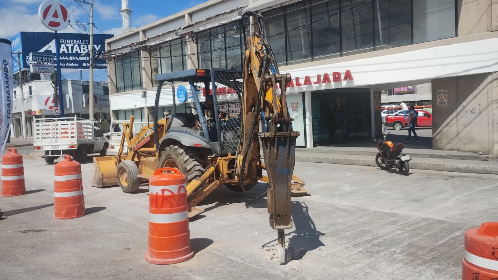 Interapas inicia reposición de infraestructura sanitaria en cinco colonias de la Capital; habrá cierre de vialidades.