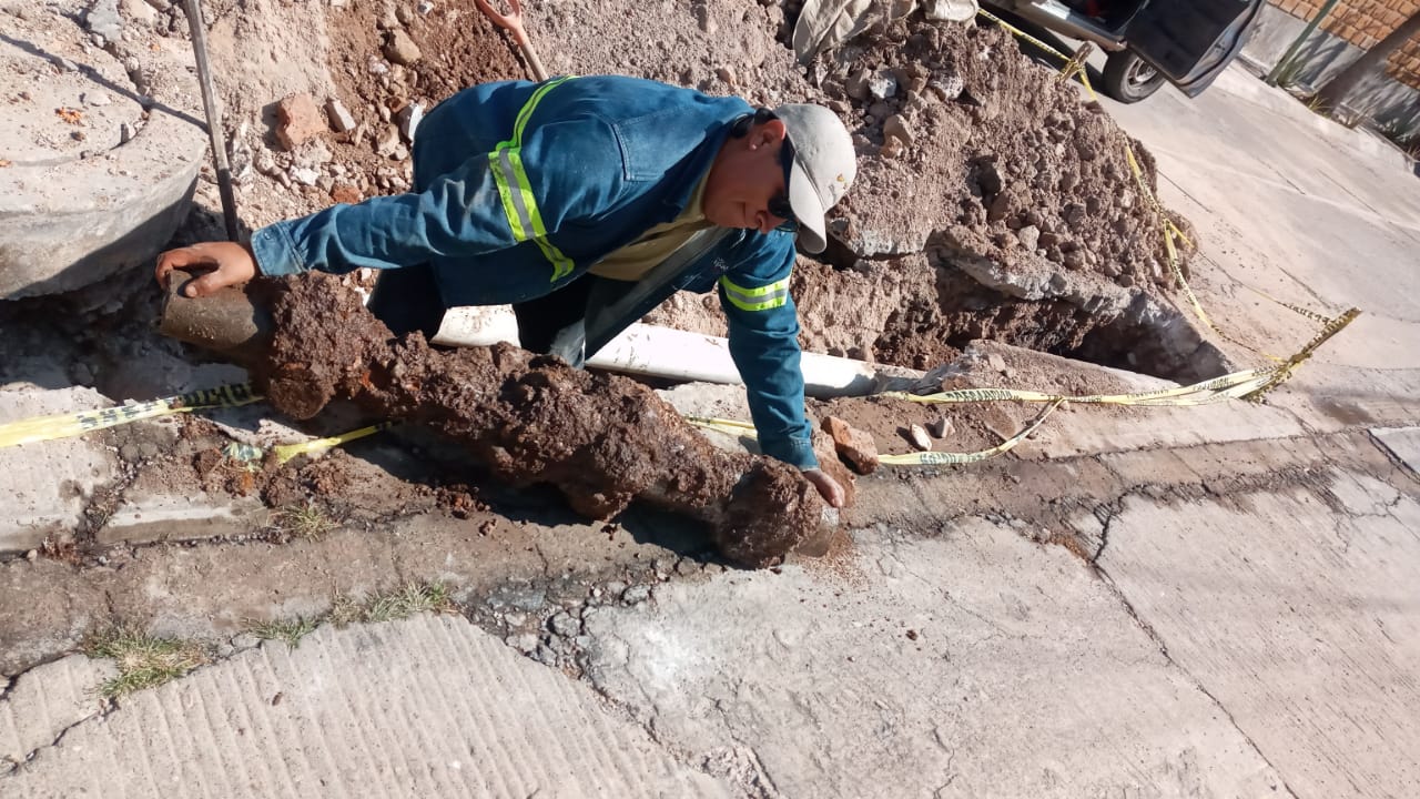 Realiza Interapas sondeos en redes de agua potable, para detectar posibles puntos de contaminación en Lomas Tercera Sección