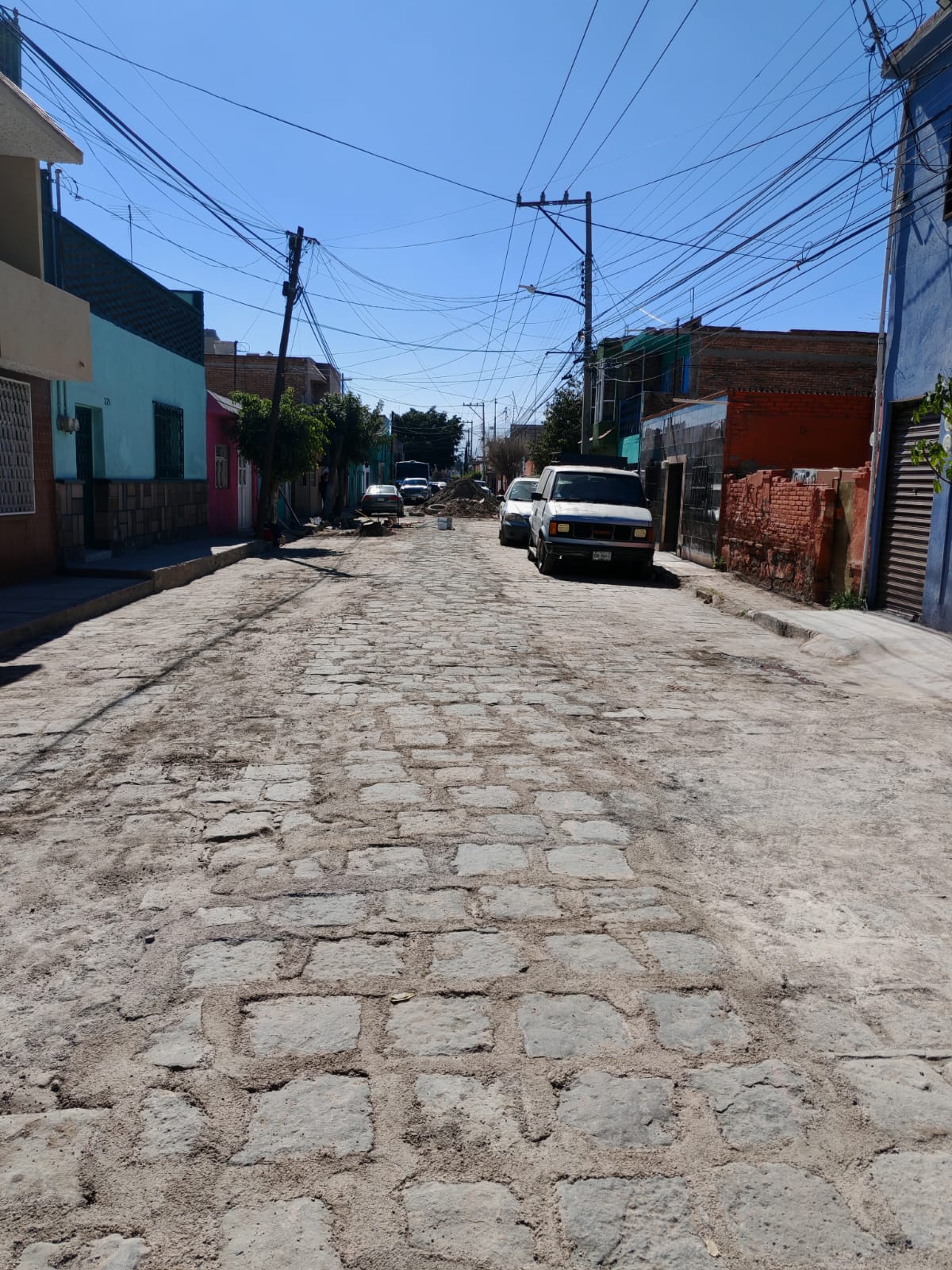 Atiende Interapas peticiones ciudadanas y rehabilita drenajes en cuatro colonias de la Capital.