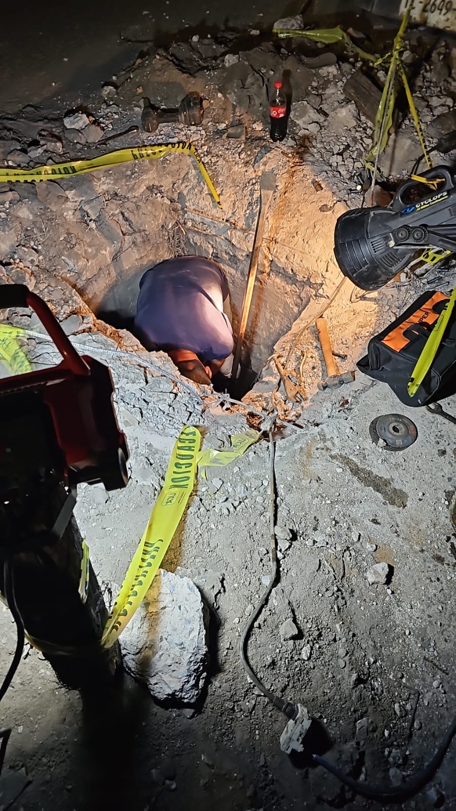 Interapas trabaja de noche para reanudar servicio de agua a habitantes de la colonia Progreso