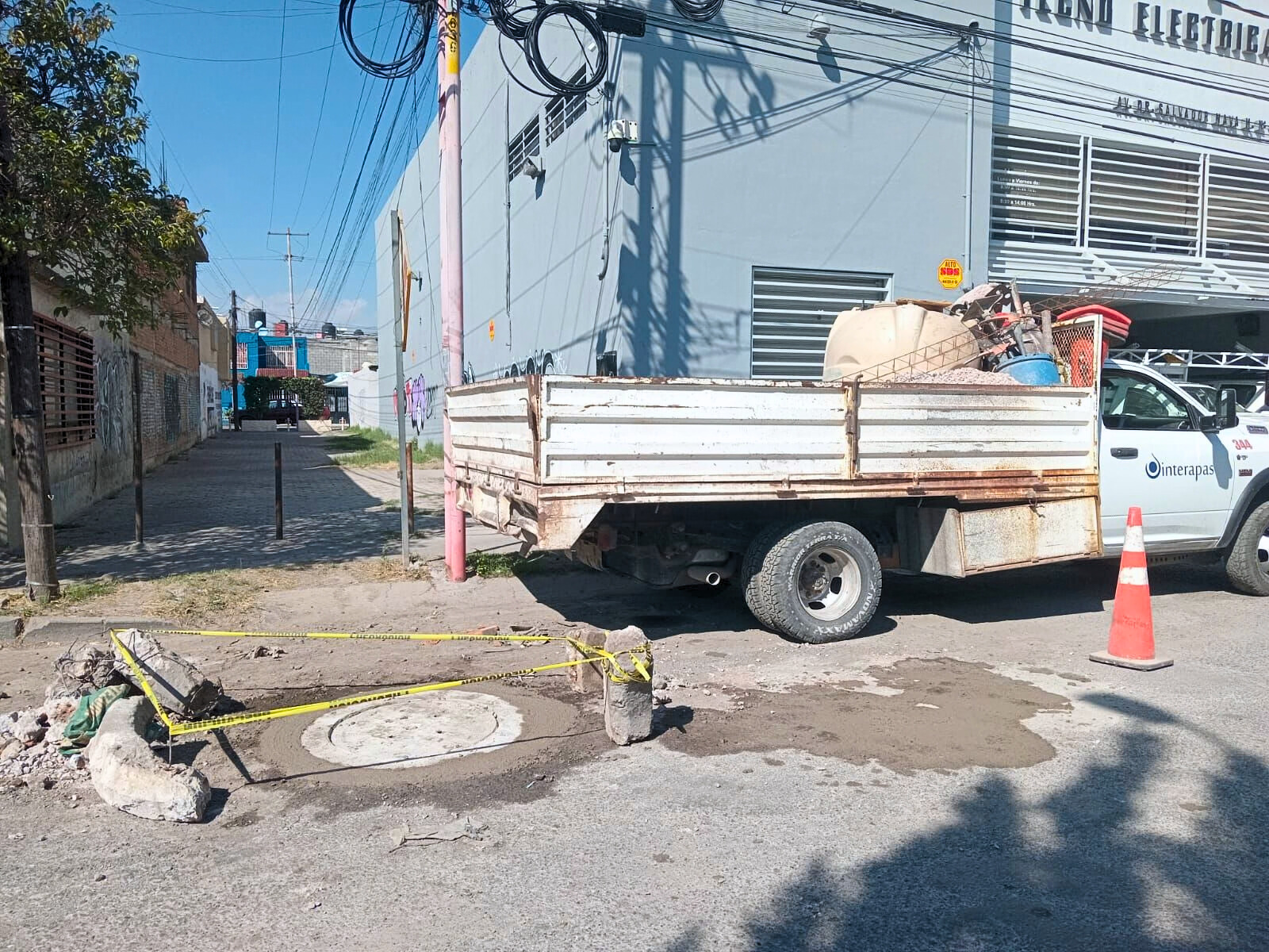 Interapas interviene tres puntos con alcantarillas dañadas