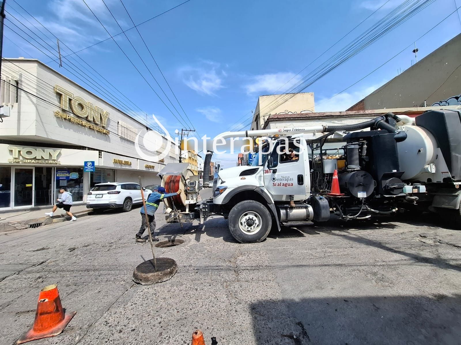 INTERAPAS refuerza limpieza preventiva de drenaje en el Centro Histórico