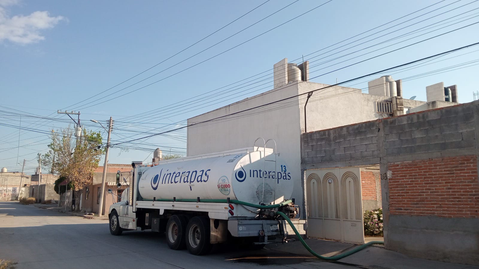 En tan solo una semana, Interapas distribuye más de 15 millones de litros de agua con pipa