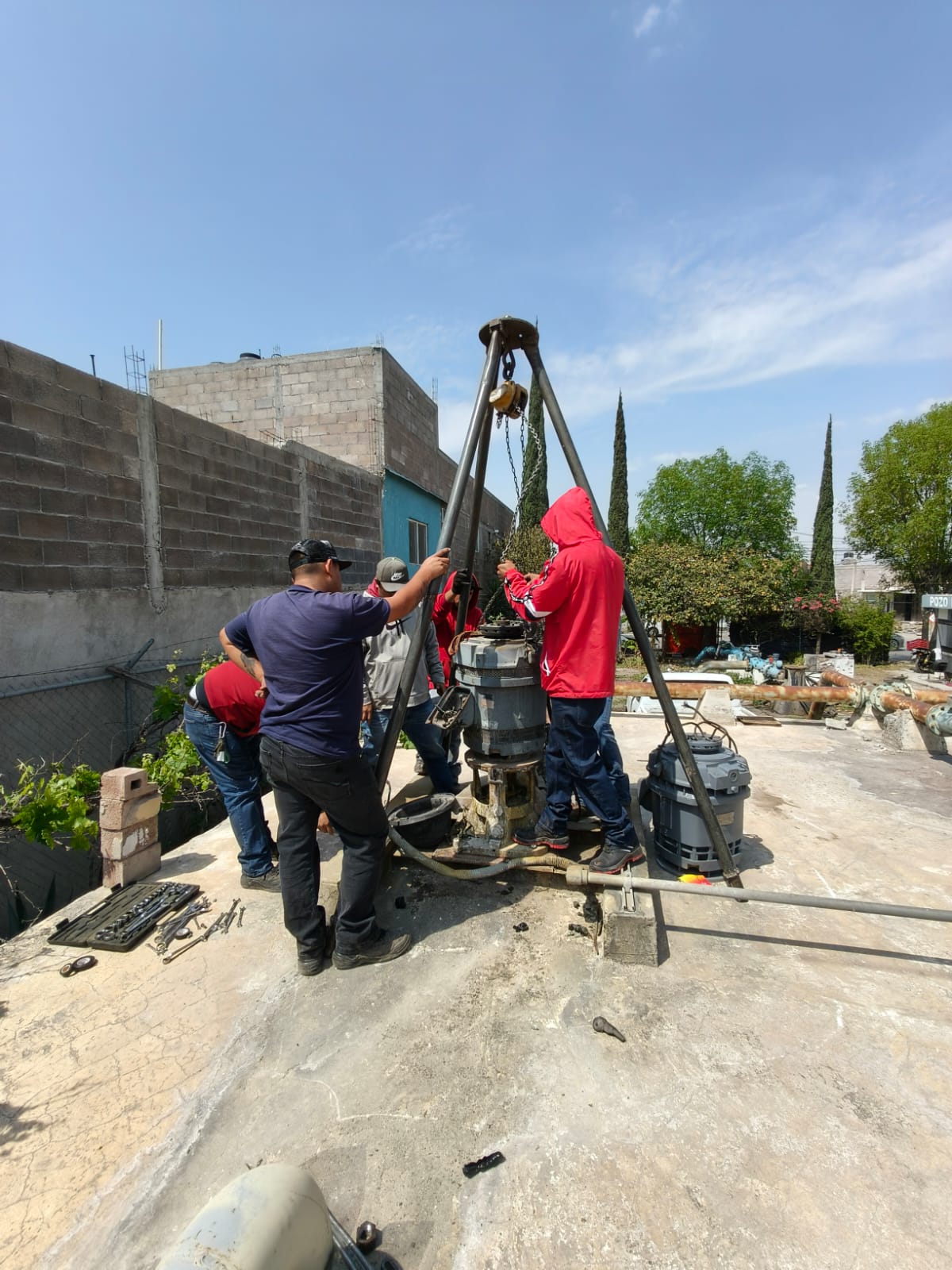 Interapas atiende habitantes de Villa de Pozos, rehabilita rebombeo El Palmar